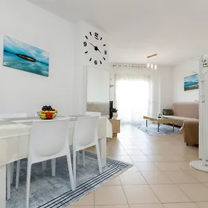 Gus Apartament